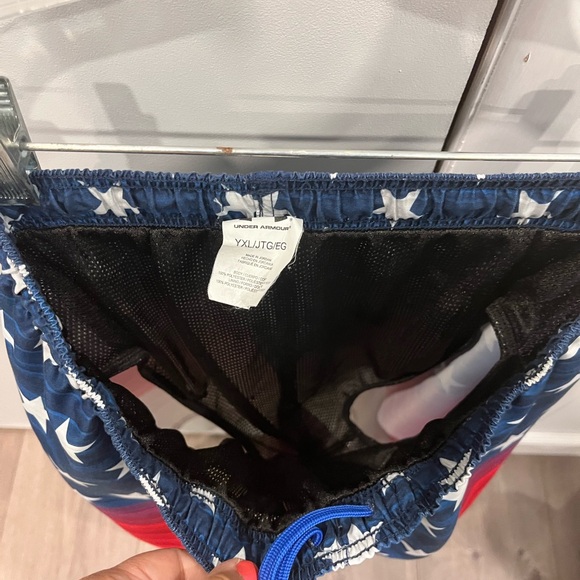 Big Boy Swim Trunks Under Armor - Picture 5 of 6